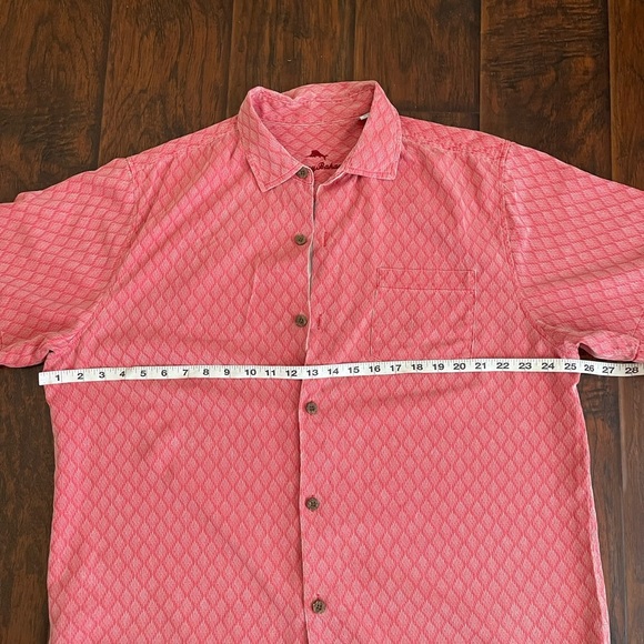 Tommy Bahama 100% Silk Pink/Red Geometric Casual Shirt - Picture 5 of 9